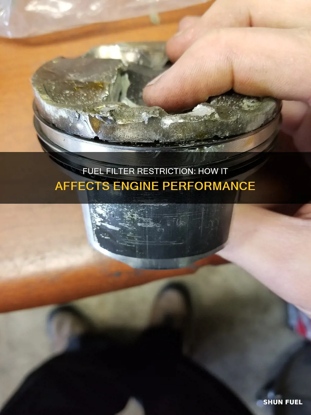 can a restricted fuel filter make a engine run lean