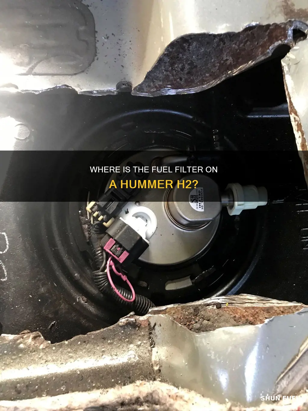 does 2004 hummer h2 have fuel filter in tank