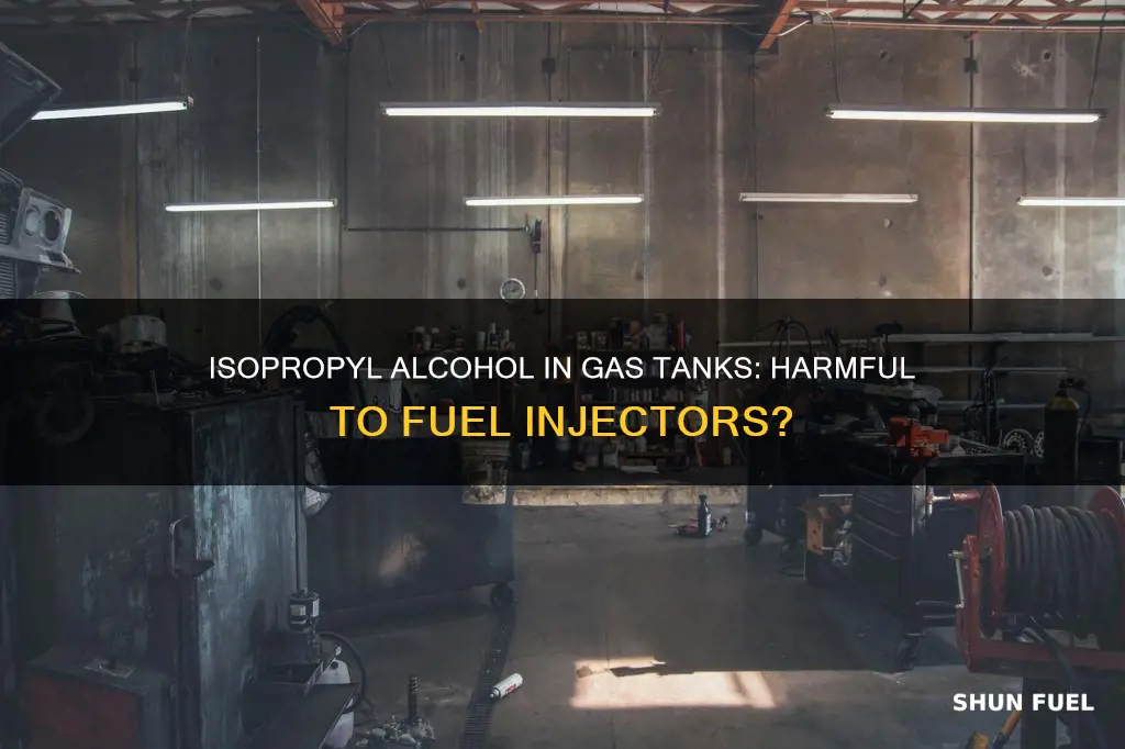 does 90 isopropyl alcohol in gas tank harm fuel injectors