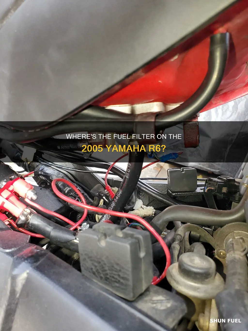 does the 05 yamaha r6 have a fuel filter