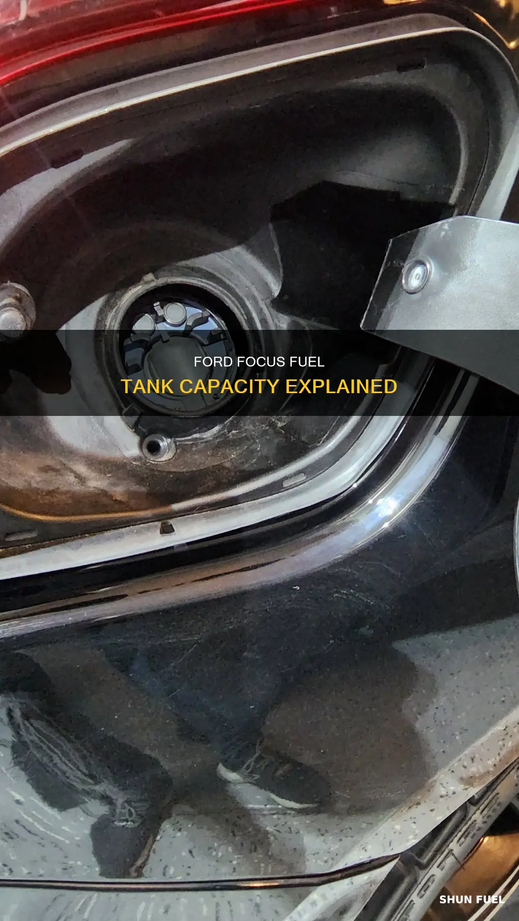 how big is a ford focus fuel tank