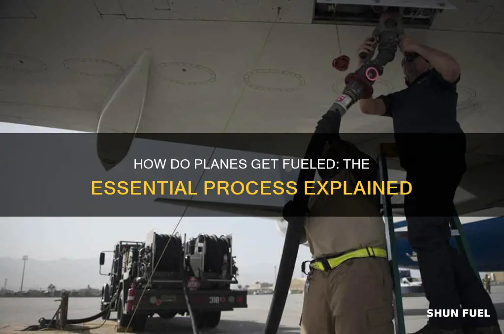 how do planes get fuel