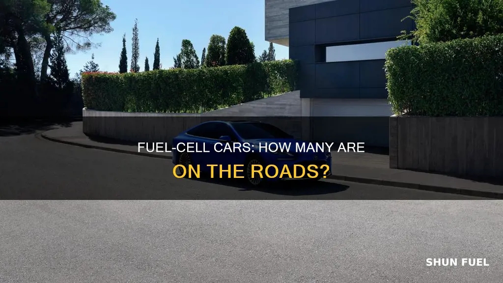 how many cars use fuel cells