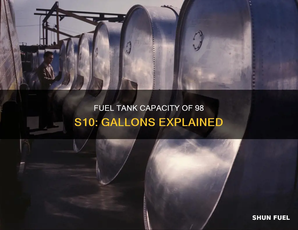 how many gallons in the fuel tank 98 s10