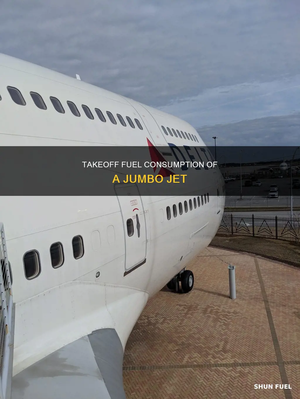 how much fuel does a 747 use on takeoff
