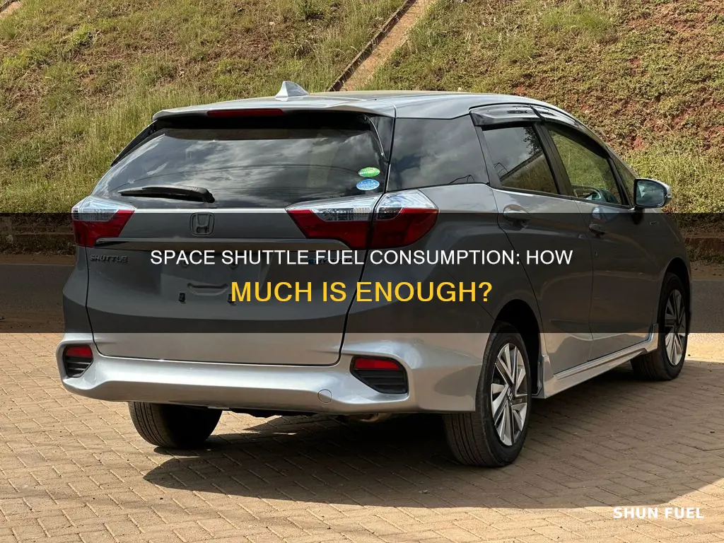 how much fuel does space shuttle use