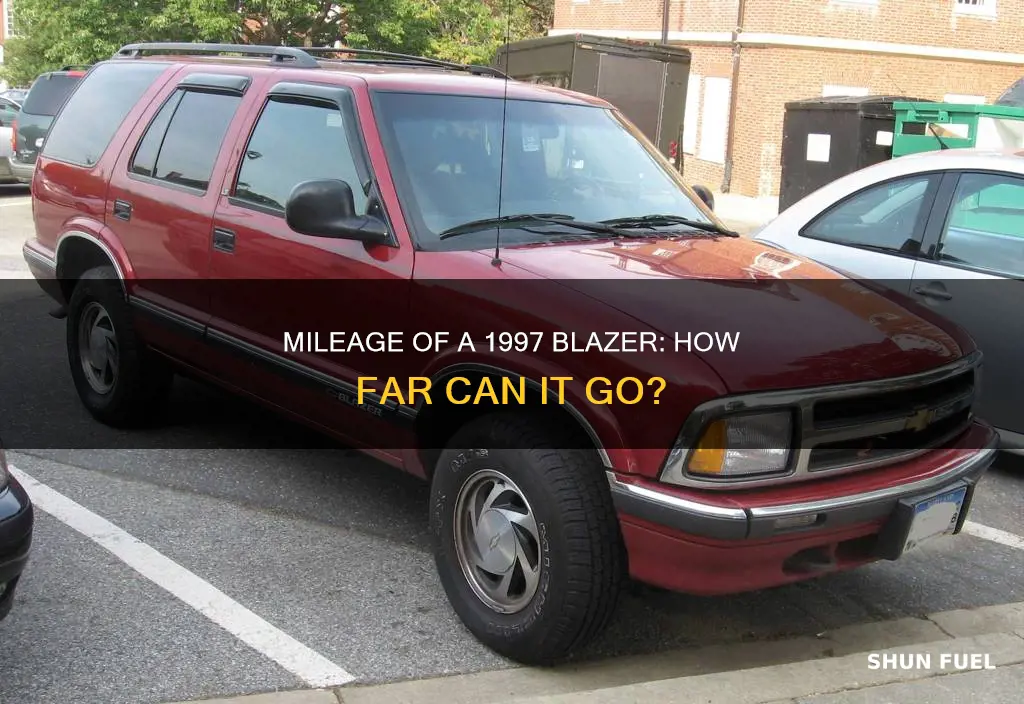 how much fuel mileage does a 1997 blazer get