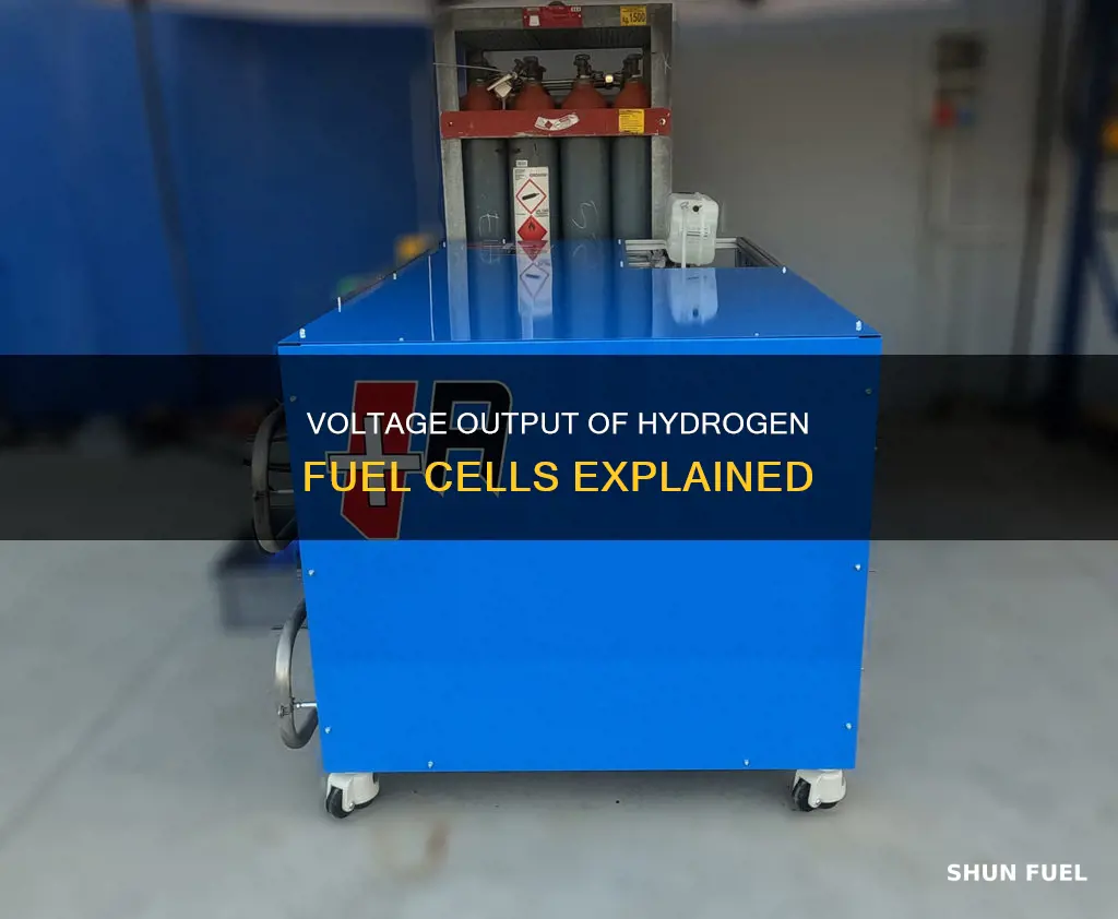 how much voltage does a hydrogen fuel cell produce