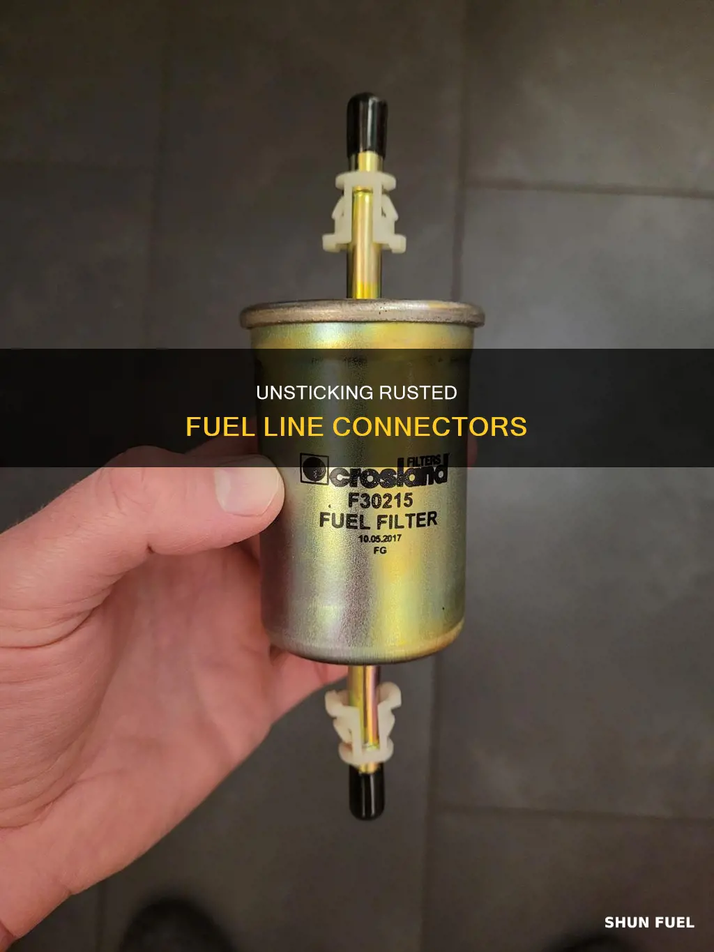 how to free rusted fuel line connecto