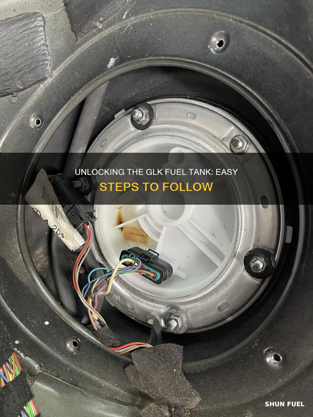 how to open glk fuel tank
