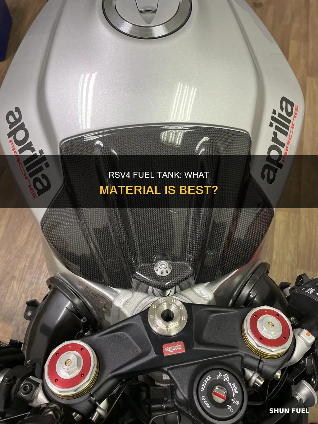 what material rsv4 fuel tank