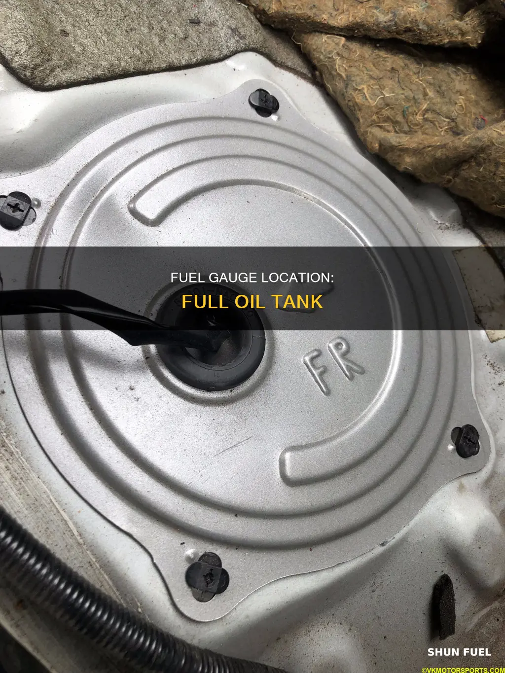 where is a fuel gauge when oil tank is full