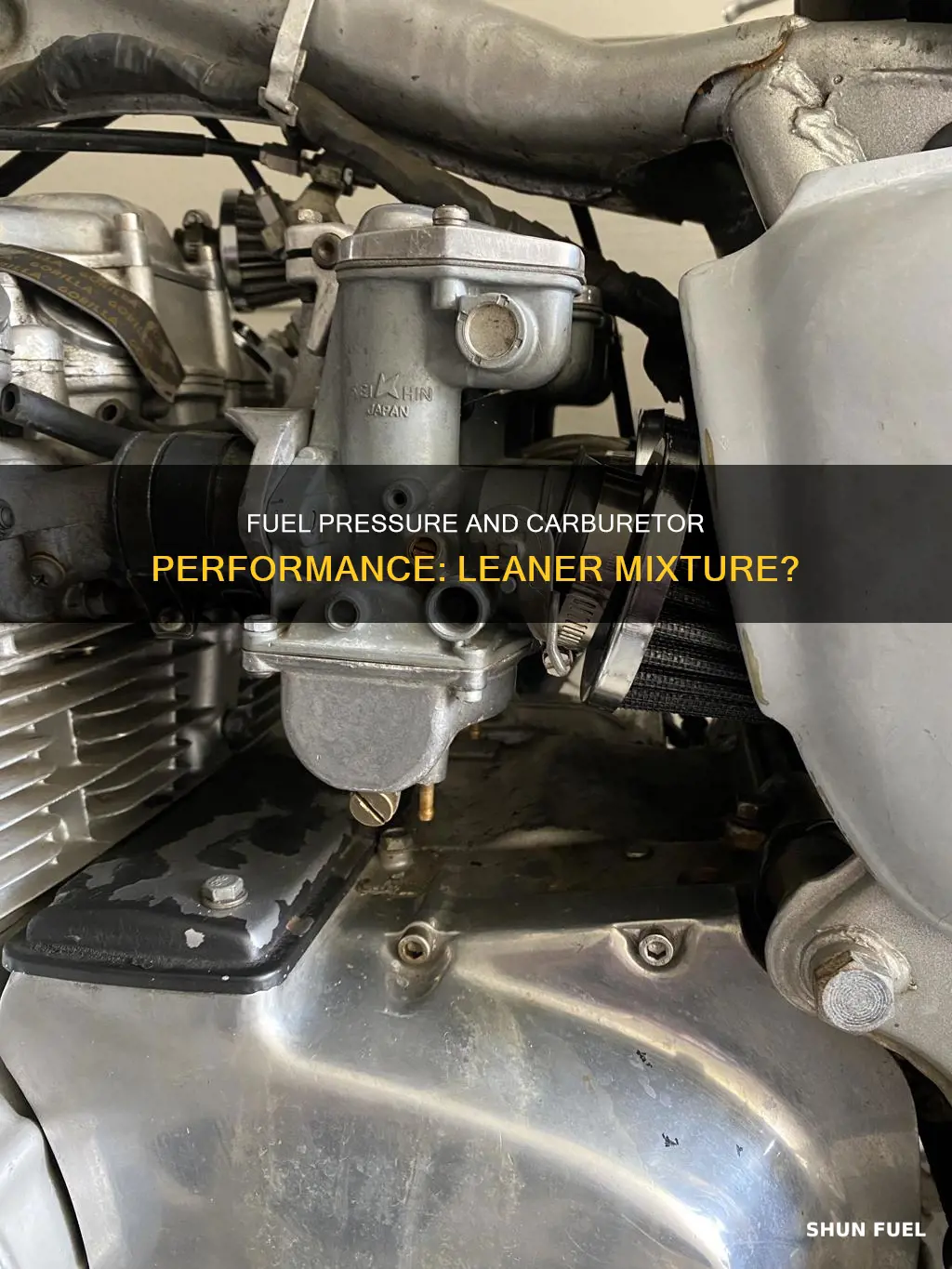 will lowering fuel pressure make a carburetor run leaner